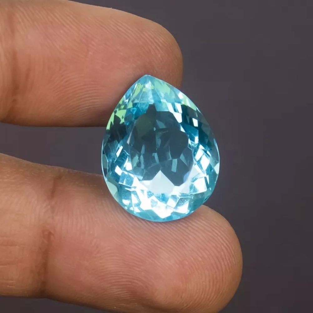 20.5 Ct Certified Natural Translucent Swiss Blue Topaz Loose Gemstone